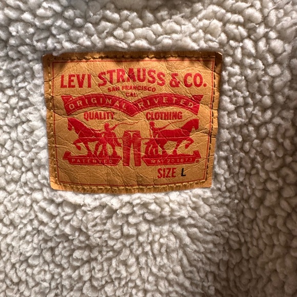 Men’s Levi’s Jacket. Size Large. Gently Used. - Picture 2 of 3